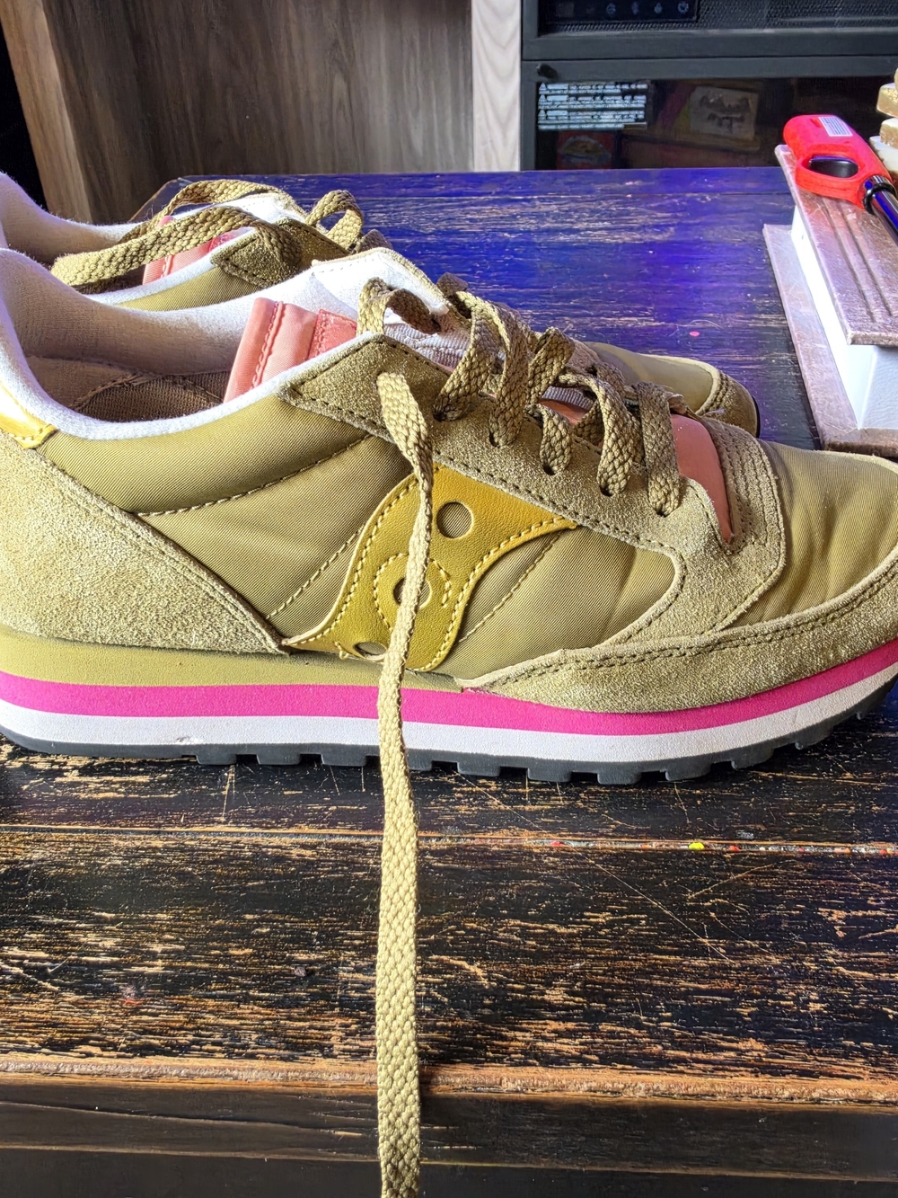 Saucony Women's Olive, Pink Jazz Sneaker - Picture 2 of 6